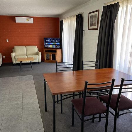 Homestead Motel Даббо Экстерьер фото